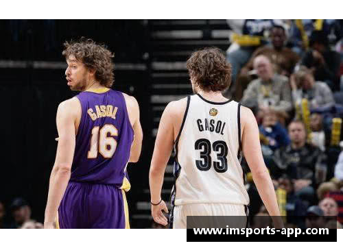 NBA超级巨星的兴起与传奇：探索现代篮球的巅峰之路